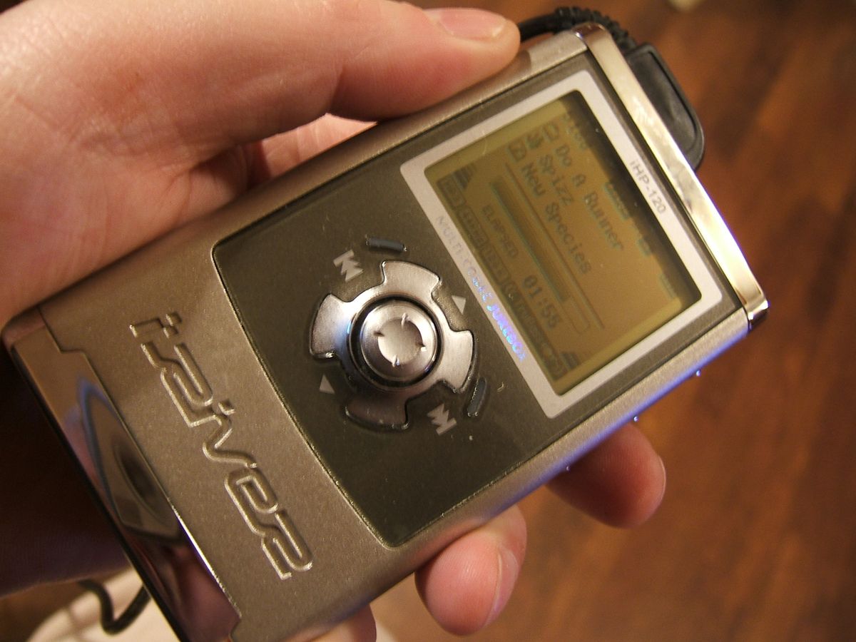 iRiver iHP-120 shown in a historical product photograph.